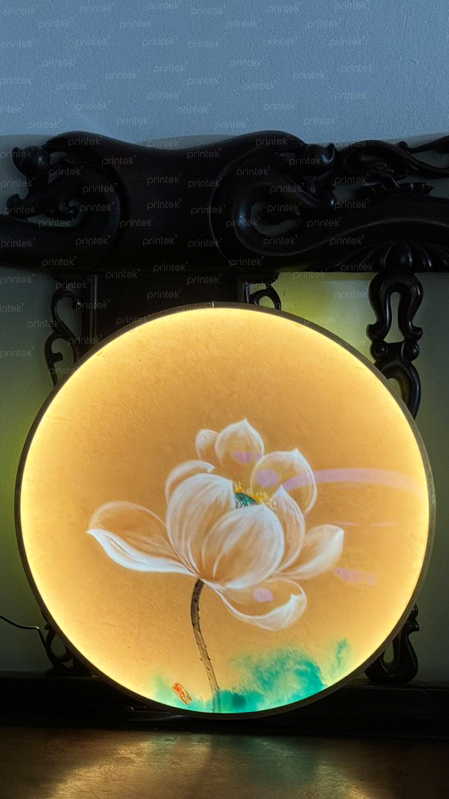 Cận cảnh tranh hoa sen đèn led